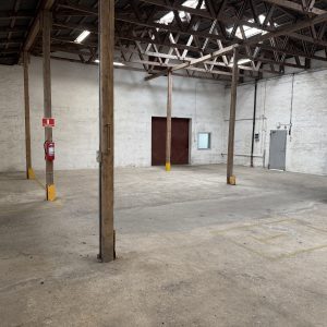 Frostfrit lager (250 m2) + opvarmet kontor (25 m2)